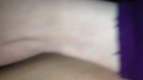 百度云流出外表斯文的眼镜小夫妻自拍的激情视频和艳照真是人不可貌相
